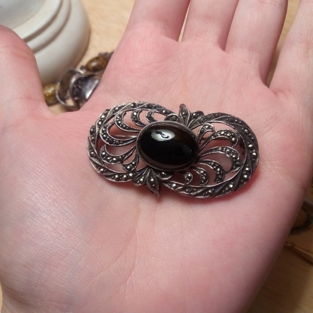 Vintage sterling silver marcasite onyx pin